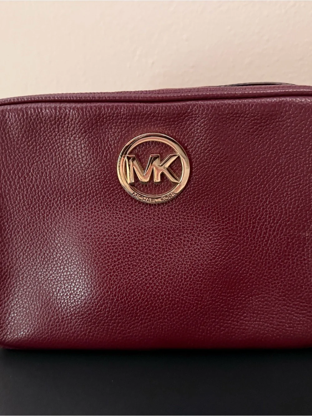 Michael Kors compact pebbled